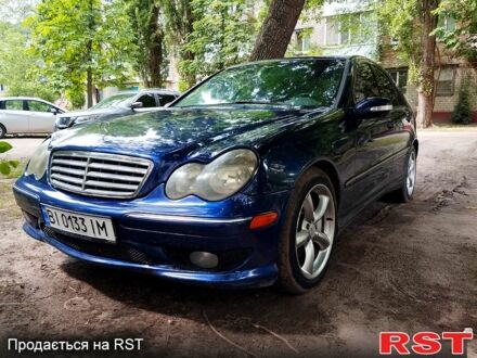 Мерседес Ц-Клас 2005 у Кременчуге на Automoto.ua Синій Мерседес Ц-Клас, об'ємом двигуна 1.8 л та пробігом 260 тис. км за 5300 $, фото 1 на Automoto.ua