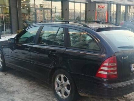 Синий Мерседес Ц-Класс, объемом двигателя 1.8 л и пробегом 366 тыс. км за 5100 $, фото 1 на Automoto.ua