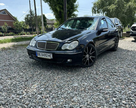 Синий Мерседес Ц-Класс, объемом двигателя 2.99 л и пробегом 380 тыс. км за 4850 $, фото 1 на Automoto.ua