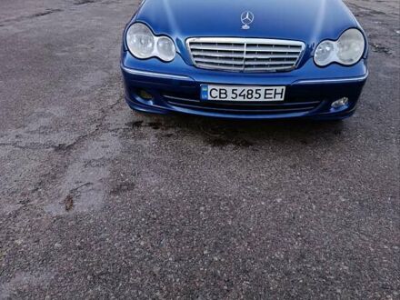 Синий Мерседес Ц-Класс, объемом двигателя 1.8 л и пробегом 286 тыс. км за 5450 $, фото 1 на Automoto.ua