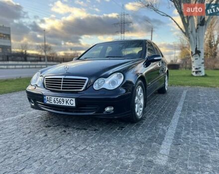 Синий Мерседес Ц-Класс, объемом двигателя 1.8 л и пробегом 348 тыс. км за 7500 $, фото 1 на Automoto.ua