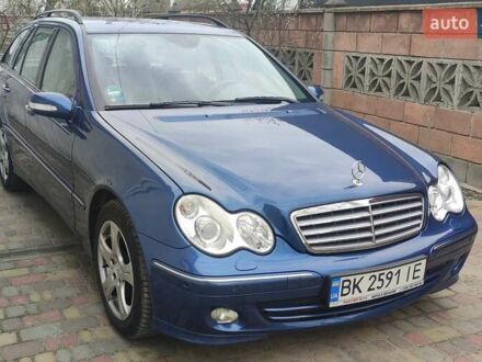 Мерседес Ц-Класс 2006 в Костополе на Automoto.ua Синий Мерседес Ц-Класс, объемом двигателя 1.8 л и пробегом 233 тыс. км за 7400 $, фото 1 на Automoto.ua