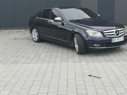 Синий Мерседес Ц-Класс, объемом двигателя 3 л и пробегом 300 тыс. км за 8500 $, фото 1 на Automoto.ua