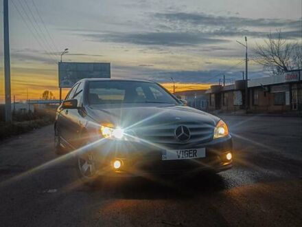 Синий Мерседес Ц-Класс, объемом двигателя 1.8 л и пробегом 202 тыс. км за 11000 $, фото 1 на Automoto.ua