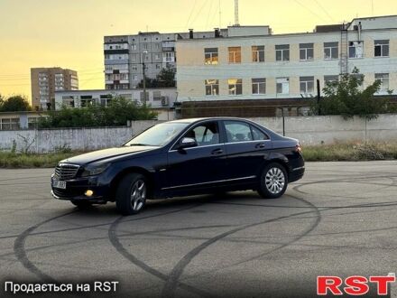 Синій Мерседес Ц-Клас, об'ємом двигуна 2.2 л та пробігом 300 тис. км за 4900 $, фото 1 на Automoto.ua