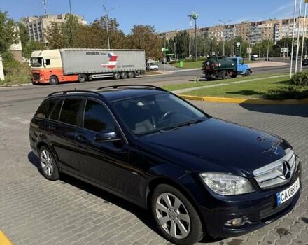 Синий Мерседес Ц-Класс, объемом двигателя 2.1 л и пробегом 252 тыс. км за 11000 $, фото 1 на Automoto.ua