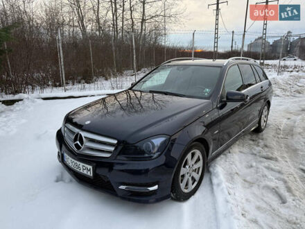Синий Мерседес Ц-Класс, объемом двигателя 2.14 л и пробегом 395 тыс. км за 11000 $, фото 1 на Automoto.ua