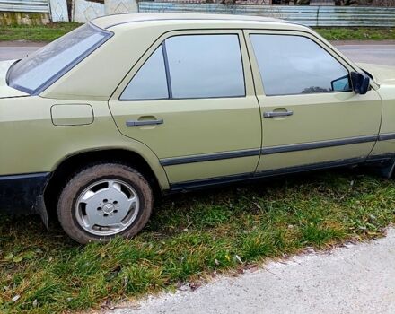 Зеленый Мерседес Ц-Класс, объемом двигателя 2.3 л и пробегом 0 тыс. км за 2000 $, фото 2 на Automoto.ua