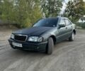Зеленый Мерседес Ц-Класс, объемом двигателя 1.8 л и пробегом 123 тыс. км за 1300 $, фото 1 на Automoto.ua