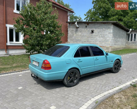 Зеленый Мерседес Ц-Класс, объемом двигателя 1.8 л и пробегом 360 тыс. км за 2500 $, фото 3 на Automoto.ua