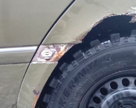 Зеленый Мерседес Ц-Класс, объемом двигателя 1.8 л и пробегом 300 тыс. км за 1000 $, фото 7 на Automoto.ua