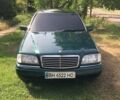 Зеленый Мерседес Ц-Класс, объемом двигателя 1.8 л и пробегом 250 тыс. км за 4000 $, фото 1 на Automoto.ua