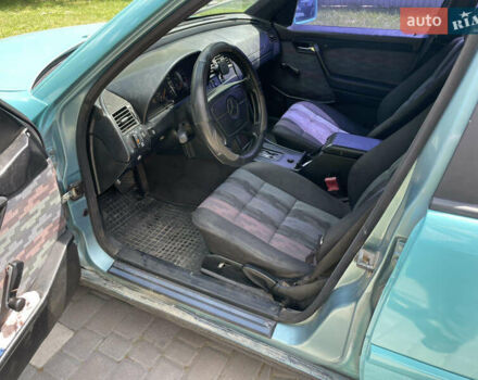 Зеленый Мерседес Ц-Класс, объемом двигателя 1.8 л и пробегом 360 тыс. км за 2500 $, фото 10 на Automoto.ua