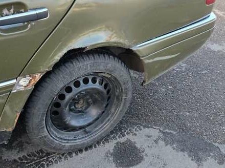 Зеленый Мерседес Ц-Класс, объемом двигателя 0 л и пробегом 214 тыс. км за 800 $, фото 9 на Automoto.ua