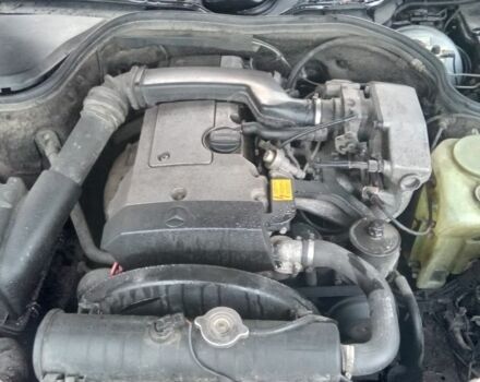 Зеленый Мерседес Ц-Класс, объемом двигателя 1.8 л и пробегом 300 тыс. км за 1000 $, фото 12 на Automoto.ua