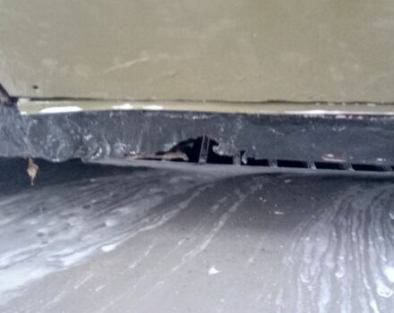 Зеленый Мерседес Ц-Класс, объемом двигателя 1.8 л и пробегом 300 тыс. км за 1000 $, фото 10 на Automoto.ua