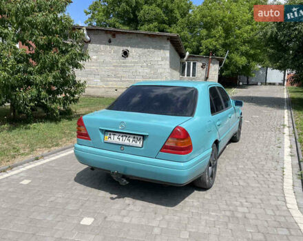 Зеленый Мерседес Ц-Класс, объемом двигателя 1.8 л и пробегом 360 тыс. км за 2500 $, фото 4 на Automoto.ua