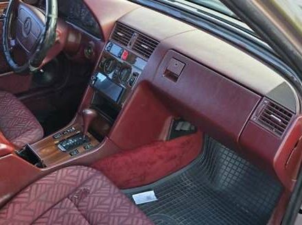 Зеленый Мерседес Ц-Класс, объемом двигателя 0 л и пробегом 214 тыс. км за 800 $, фото 8 на Automoto.ua