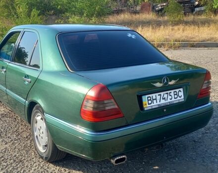 Зелений Мерседес Ц-Клас, об'ємом двигуна 2 л та пробігом 455 тис. км за 1999 $, фото 3 на Automoto.ua
