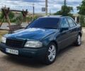 Зеленый Мерседес Ц-Класс, объемом двигателя 1.8 л и пробегом 400 тыс. км за 2650 $, фото 1 на Automoto.ua