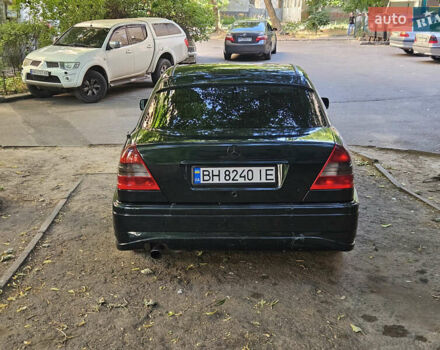 Зеленый Мерседес Ц-Класс, объемом двигателя 1.8 л и пробегом 310 тыс. км за 2499 $, фото 7 на Automoto.ua