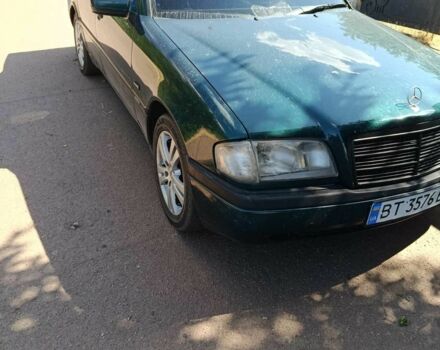 Зеленый Мерседес Ц-Класс, объемом двигателя 0 л и пробегом 3 тыс. км за 2956 $, фото 1 на Automoto.ua