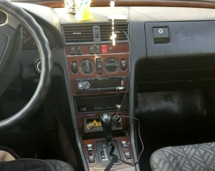 Зелений Мерседес Ц-Клас, об'ємом двигуна 2 л та пробігом 455 тис. км за 1999 $, фото 4 на Automoto.ua