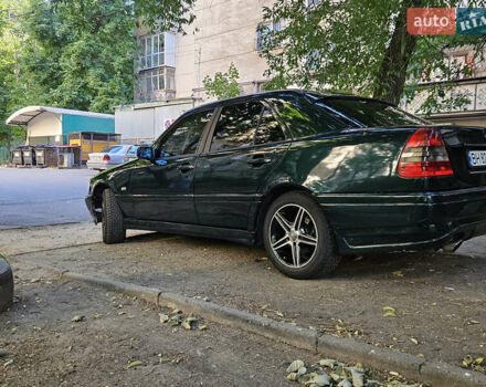 Зеленый Мерседес Ц-Класс, объемом двигателя 1.8 л и пробегом 310 тыс. км за 2499 $, фото 5 на Automoto.ua