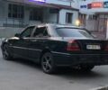 Зеленый Мерседес Ц-Класс, объемом двигателя 1.8 л и пробегом 299 тыс. км за 3000 $, фото 1 на Automoto.ua