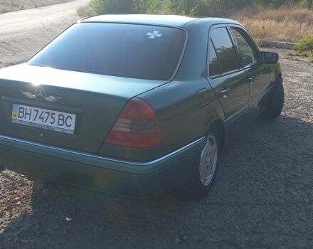 Зелений Мерседес Ц-Клас, об'ємом двигуна 2 л та пробігом 455 тис. км за 1999 $, фото 2 на Automoto.ua