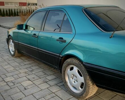 Зелений Мерседес Ц-Клас, об'ємом двигуна 2.3 л та пробігом 600 тис. км за 2500 $, фото 10 на Automoto.ua