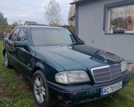 Зеленый Мерседес Ц-Класс, объемом двигателя 2.2 л и пробегом 350 тыс. км за 2900 $, фото 1 на Automoto.ua