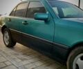 Зелений Мерседес Ц-Клас, об'ємом двигуна 2.3 л та пробігом 600 тис. км за 2500 $, фото 6 на Automoto.ua