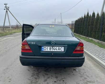 Зеленый Мерседес Ц-Класс, объемом двигателя 1.8 л и пробегом 362 тыс. км за 3000 $, фото 2 на Automoto.ua
