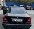 Зеленый Мерседес Ц-Класс, объемом двигателя 1.8 л и пробегом 123 тыс. км за 800 $, фото 3 на Automoto.ua
