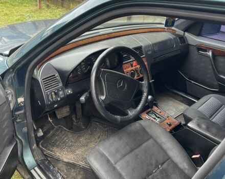 Зеленый Мерседес Ц-Класс, объемом двигателя 2 л и пробегом 250 тыс. км за 1650 $, фото 4 на Automoto.ua