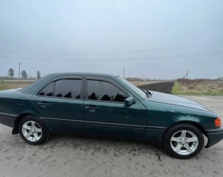 Зеленый Мерседес Ц-Класс, объемом двигателя 1.8 л и пробегом 362 тыс. км за 3000 $, фото 7 на Automoto.ua