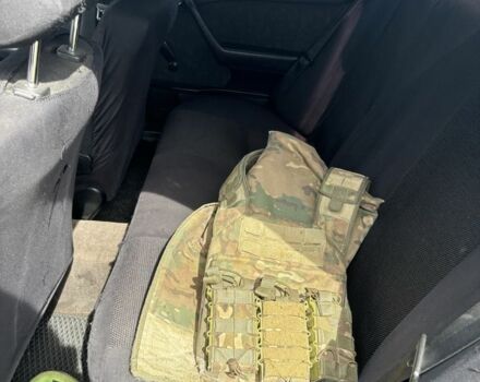 Зелений Мерседес Ц-Клас, об'ємом двигуна 1.8 л та пробігом 318 тис. км за 1200 $, фото 5 на Automoto.ua