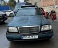 Зеленый Мерседес Ц-Класс, объемом двигателя 1.8 л и пробегом 123 тыс. км за 800 $, фото 5 на Automoto.ua