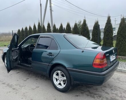 Зеленый Мерседес Ц-Класс, объемом двигателя 1.8 л и пробегом 362 тыс. км за 3000 $, фото 3 на Automoto.ua