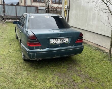 Зеленый Мерседес Ц-Класс, объемом двигателя 2 л и пробегом 250 тыс. км за 1650 $, фото 2 на Automoto.ua
