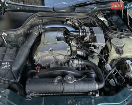 Зеленый Мерседес Ц-Класс, объемом двигателя 1.8 л и пробегом 361 тыс. км за 3300 $, фото 9 на Automoto.ua