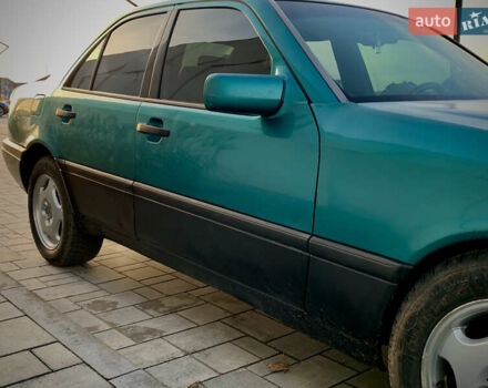 Зелений Мерседес Ц-Клас, об'ємом двигуна 2.3 л та пробігом 600 тис. км за 2500 $, фото 6 на Automoto.ua