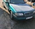 Зеленый Мерседес Ц-Класс, объемом двигателя 1.8 л и пробегом 260 тыс. км за 2550 $, фото 1 на Automoto.ua