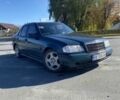 Мерседес Ц-Клас 1997 у Полонном на Automoto.ua Зелений Мерседес Ц-Клас, об'ємом двигуна 1.8 л та пробігом 345 тис. км за 2000 $, фото 3 на Automoto.ua