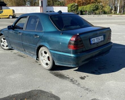 Мерседес Ц-Клас 1997 у Полонном на Automoto.ua Зелений Мерседес Ц-Клас, об'ємом двигуна 1.8 л та пробігом 345 тис. км за 2000 $, фото 5 на Automoto.ua