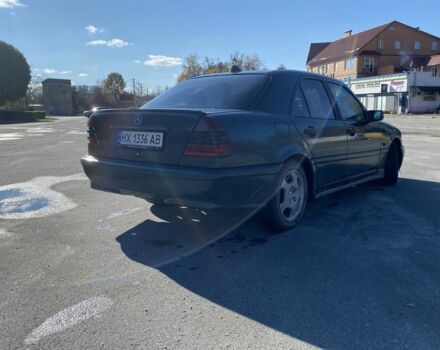 Мерседес Ц-Клас 1997 у Полонном на Automoto.ua Зелений Мерседес Ц-Клас, об'ємом двигуна 1.8 л та пробігом 345 тис. км за 2000 $, фото 2 на Automoto.ua