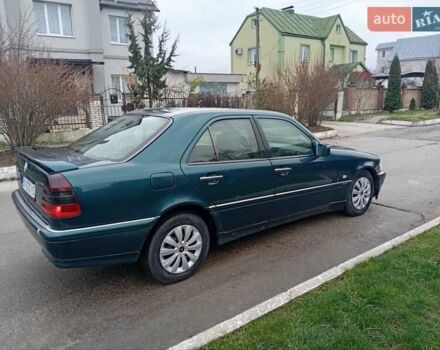 Зелений Мерседес Ц-Клас, об'ємом двигуна 2.2 л та пробігом 280 тис. км за 1850 $, фото 2 на Automoto.ua