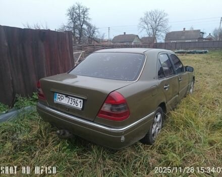 Зелений Мерседес Ц-Клас, об'ємом двигуна 1.8 л та пробігом 400 тис. км за 1000 $, фото 5 на Automoto.ua