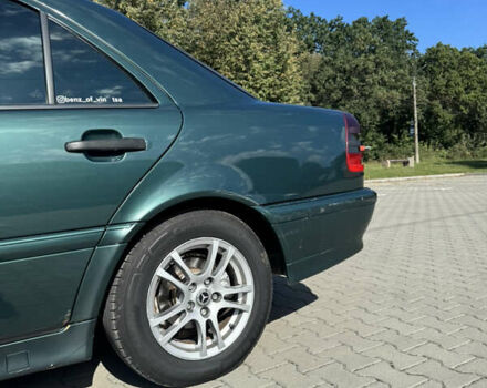 Зеленый Мерседес Ц-Класс, объемом двигателя 1.8 л и пробегом 328 тыс. км за 3000 $, фото 18 на Automoto.ua